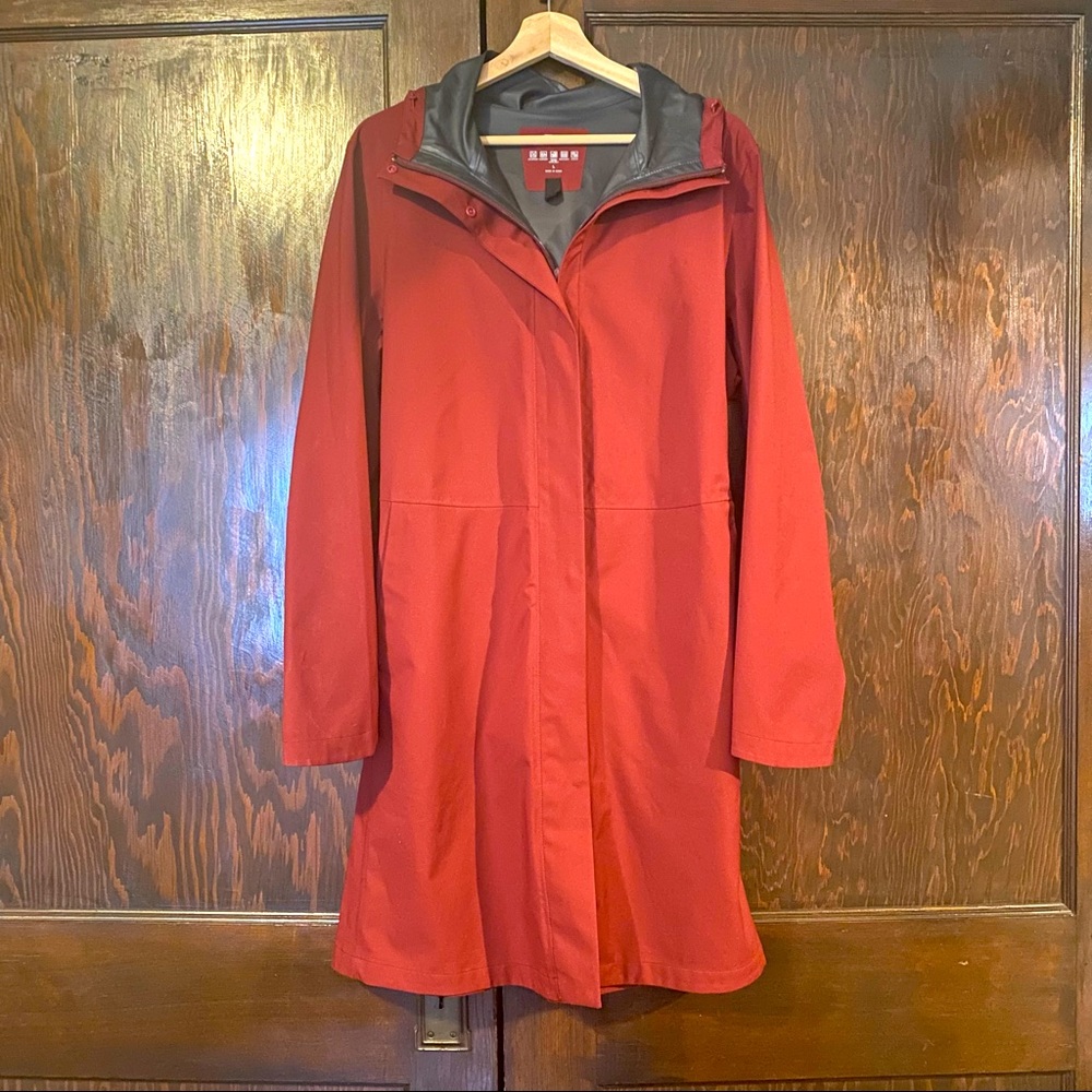 Uniqlo blocktech red rain coat. Excellent condition. Large.